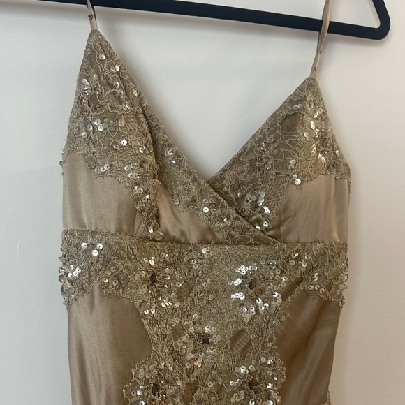 Elegant Sue Wong designer Gold Sequin Evening Dress with lace and slit up front. - Picture 3 of 8